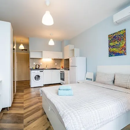 Cozy Little In Studentski Grad Sofia