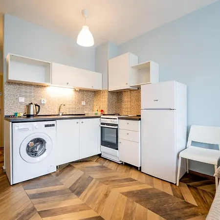 Cozy Little In Studentski Grad Apartment *
