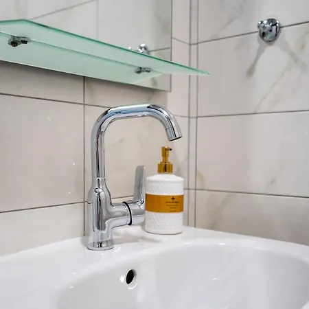 Cozy Little In Studentski Grad Apartment Sofia