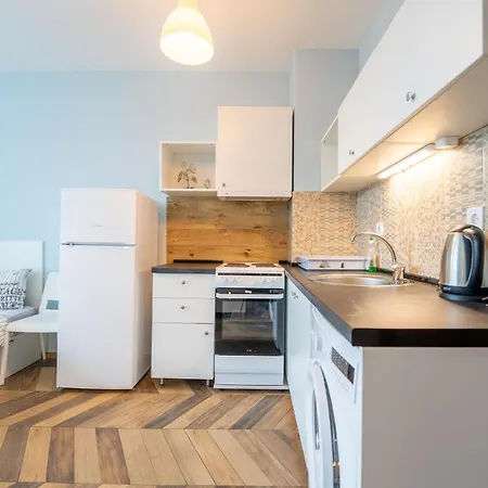 Cozy Little In Studentski Grad Apartment Sofia